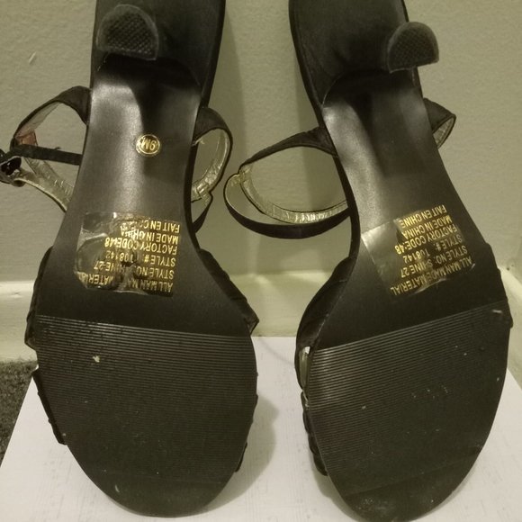 Low Heel Black Dress Sandals - Picture 3 of 6